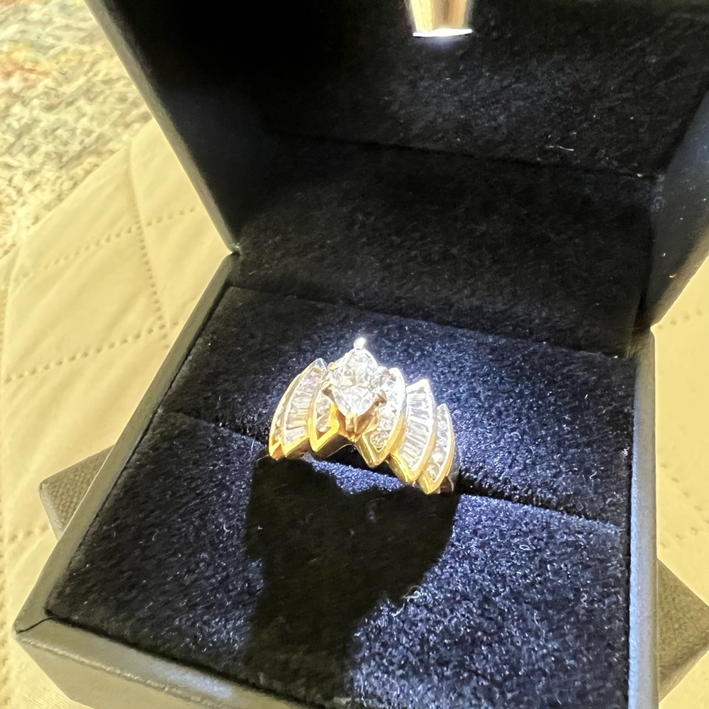 Yellow gold diamonds ring with 3 tears on each side. Diamond 1.50 ctw Bow - Picture 10 of 17